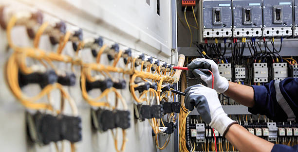 Professional Electrician technician working in Wilsonville, AL